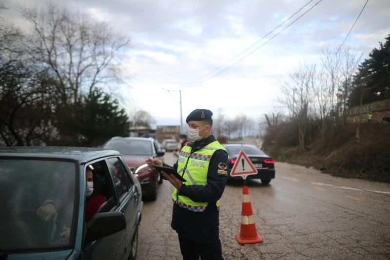 Uludağ’da kısıtlamaları ihlâl edenlere 893 bin TL para cezası
