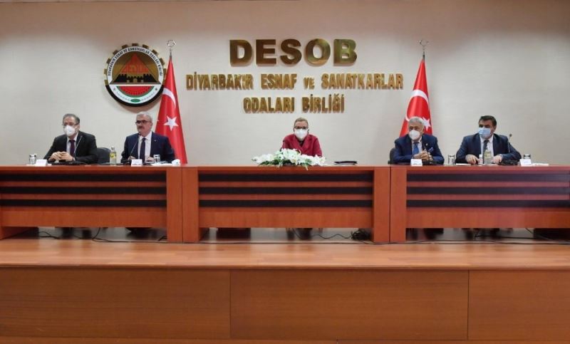 Ticaret Bakanı Pekcan, Diyarbakır’da esnaf odalarıyla bir araya geldi
