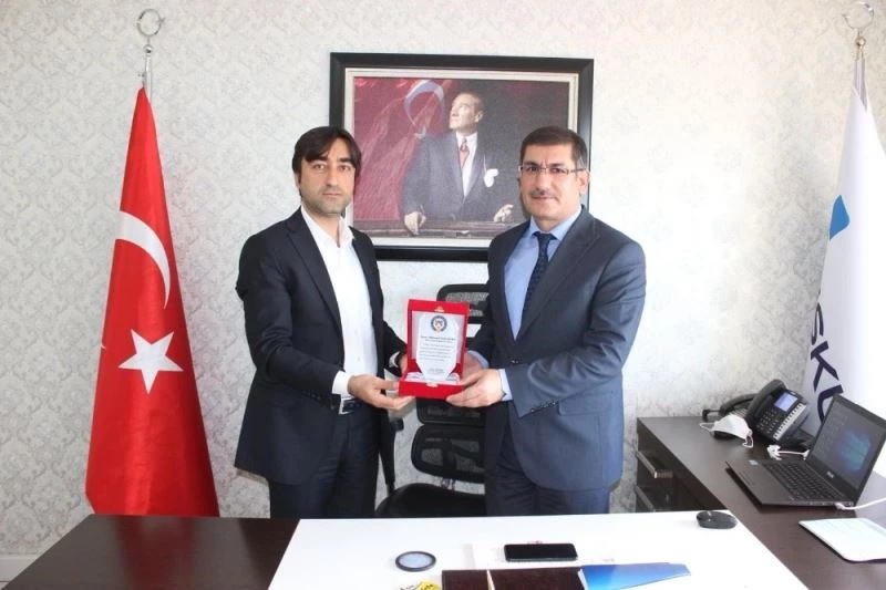 Cizre TSO Başkanlığından İşkur Şırnak İl ve Şube Müdürlerine plaket
