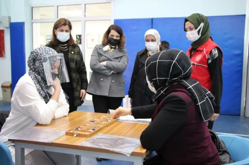 Anneler mangala turnuvasında ter döktü
