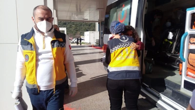 Kafa kafaya çarpıştılar: 4 yaralı
