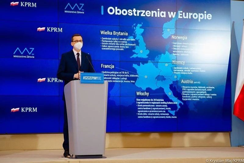 Polonya’da sinema, tiyatro, kayak pistleri ve oteller yeniden açılıyor
