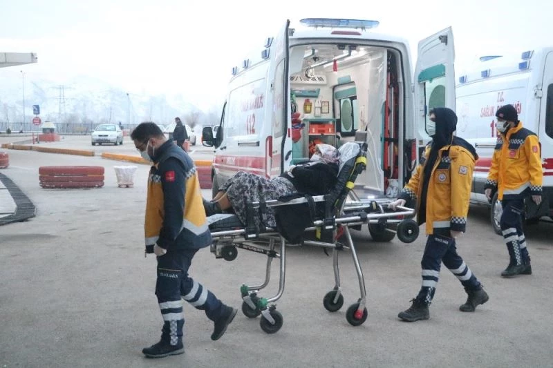 Karbon monoksit gazından zehirlenen anne ve kızı hastaneye kaldırıldı
