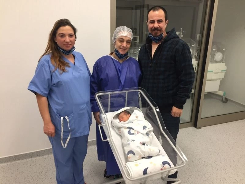 Anne şefkatiyle doğum operasyonu
