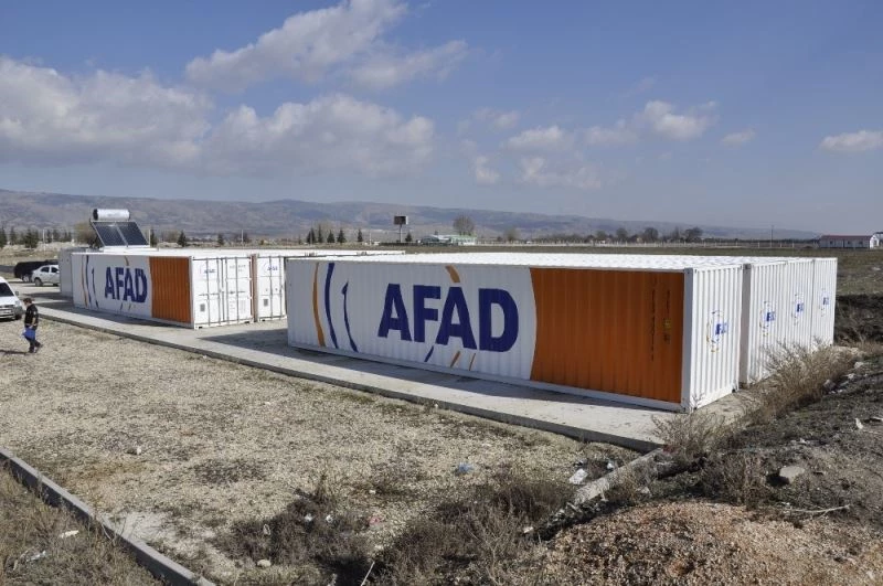 AFAD’ın yaşam malzemelerine göz diktiler
