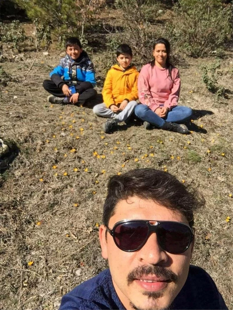 Seyitgazi’de bahar gelmeden çiğdemler çiçek açtı
