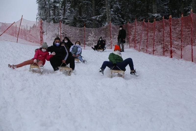 Artvin Atabarı Kayak Merkezi’nde kayak sezonu açıldı
