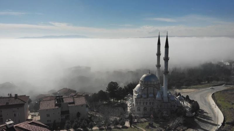 Marmara Denizine sis tabakası: Kartpostallık görüntüler oluştu
