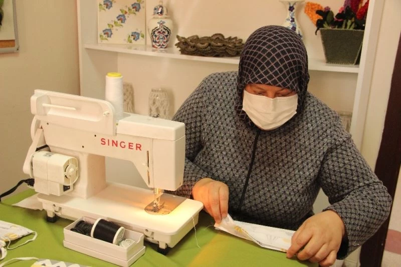 Maske dikerek psikolojik ve ruhsal problemlerinden kurtuluyorlar
