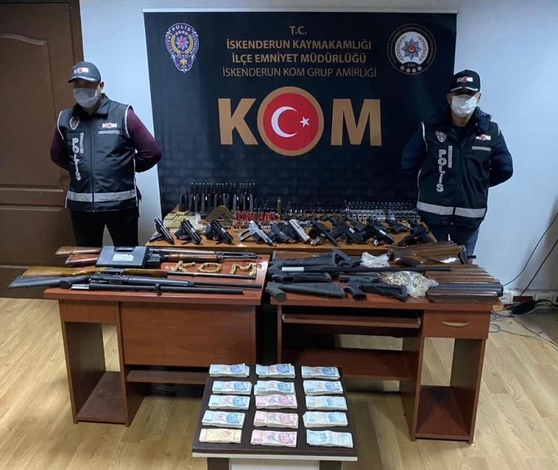 Evini silah üretim imalathanesine çevirmiş
