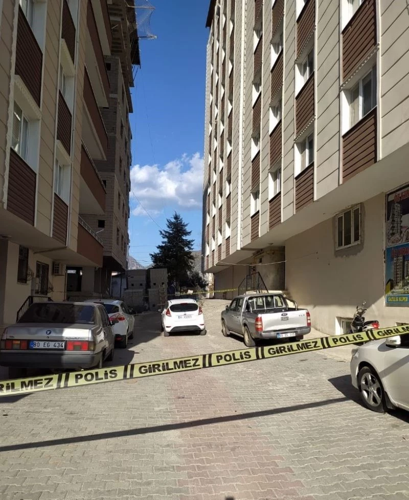 DÜZİÇİ’NDE İKİ APARTMAN KARANTİNAYA ALINDI