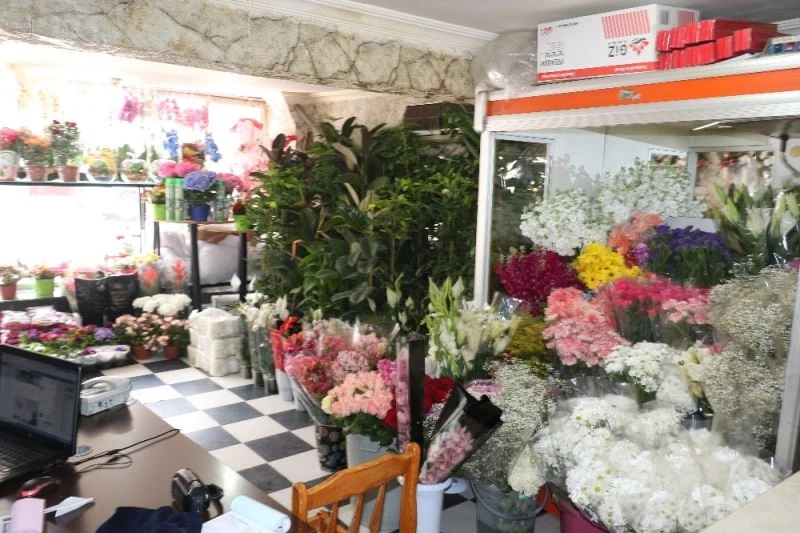 Toplu taşıma ve çiçekçilerde oluşabilecek yoğunluğa karşı yeni tedbir
