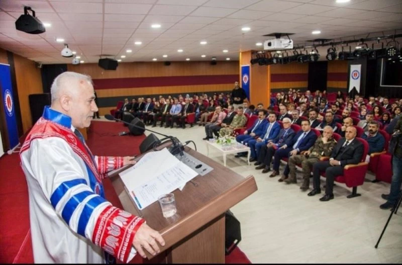 Hakkari Üniversitesi Rektörü Pakiş Güven Tazeledi
