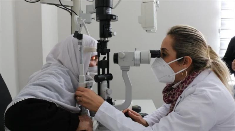 Antalya Milletvekili Tuba Vural Çokal doktor önlüğünü giyip hastanede mesai yaptı