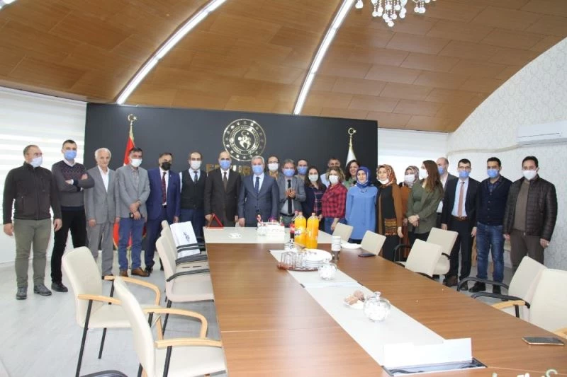 Tilkidöğen’e plaketli uğurlama
