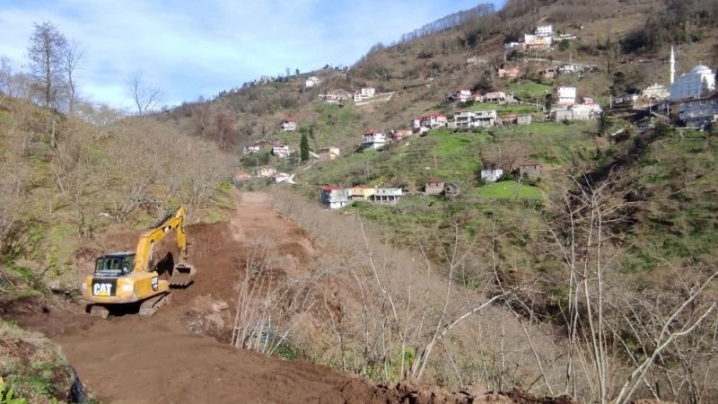 Bu köyün her ihtiyacı devletten yardım beklemeden köylüler tarafından yapılıyor
