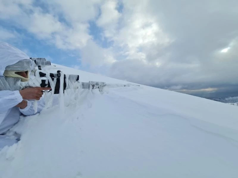 Komandolar Şırnak’ta pusu/dinleme ve keşif/gözetleme faaliyeti gerçekleştirdi
