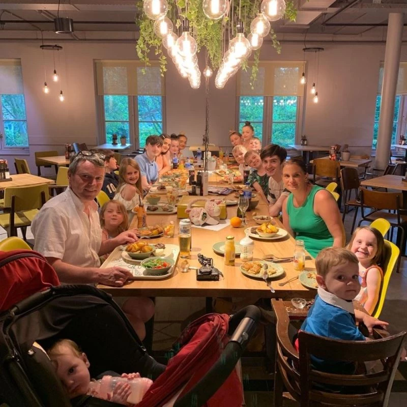 İngiltere’nin 22 çocuklu en kalabalık ailesi uzaktan eğitim krizi yaşıyor
