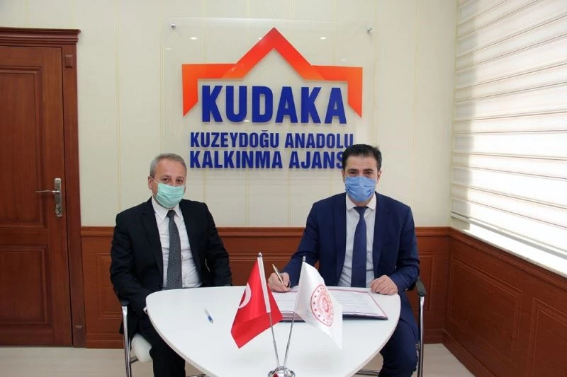 Karnavas Bezi’nin tanıtımı için imzalar atıldı
