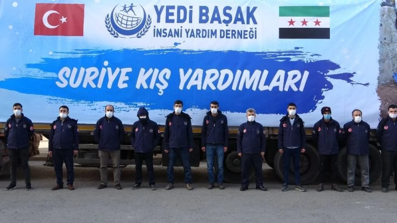 Sınır ötesine 3 tır yardım malzemesi dualarla gönderildi
