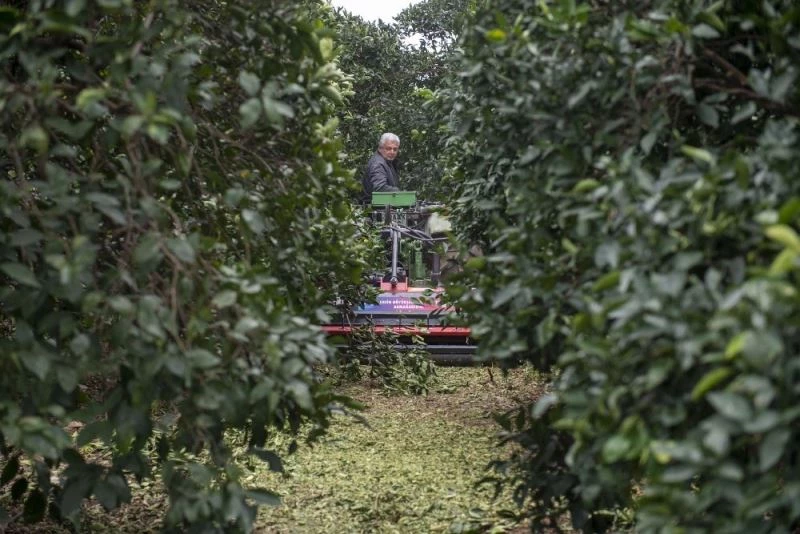 Bu makineyle bitkisel atıklar, toprağa doğal gübre olarak kazandırılacak
