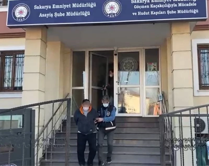 Gündüzleri bekçilik yaptığı depodan 37 ton fındık çaldı
