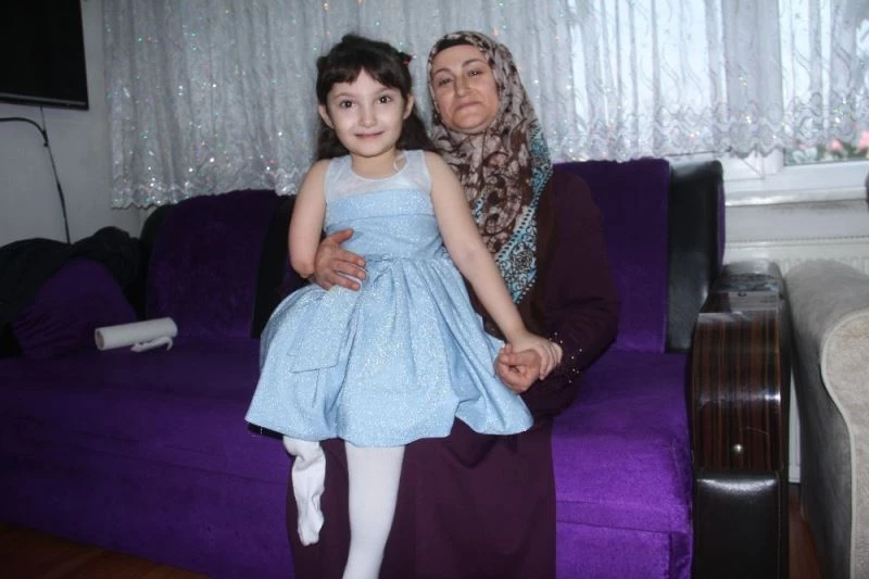 Tek kolu ve tek bacağı ile hayata tutunan Elif Su protez bekliyor
