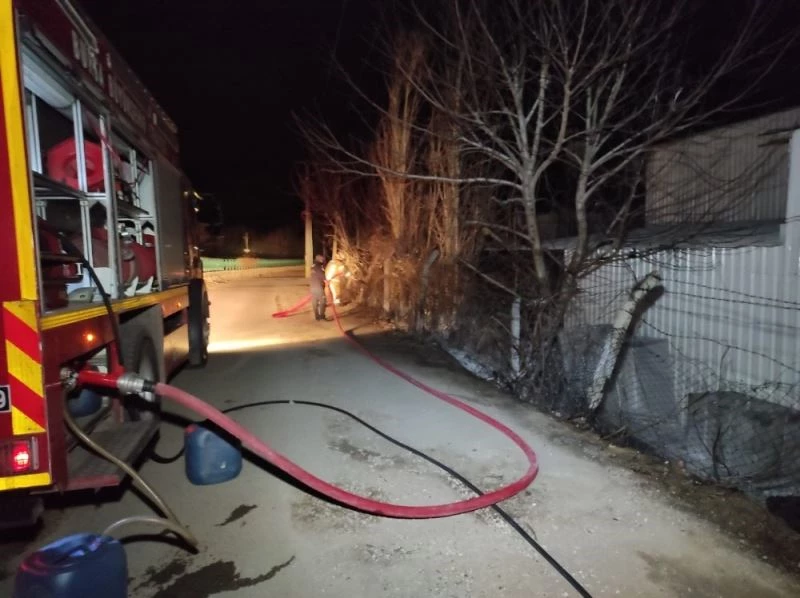 Plastik enjeksiyon kalıbı fabrikasında yangın
