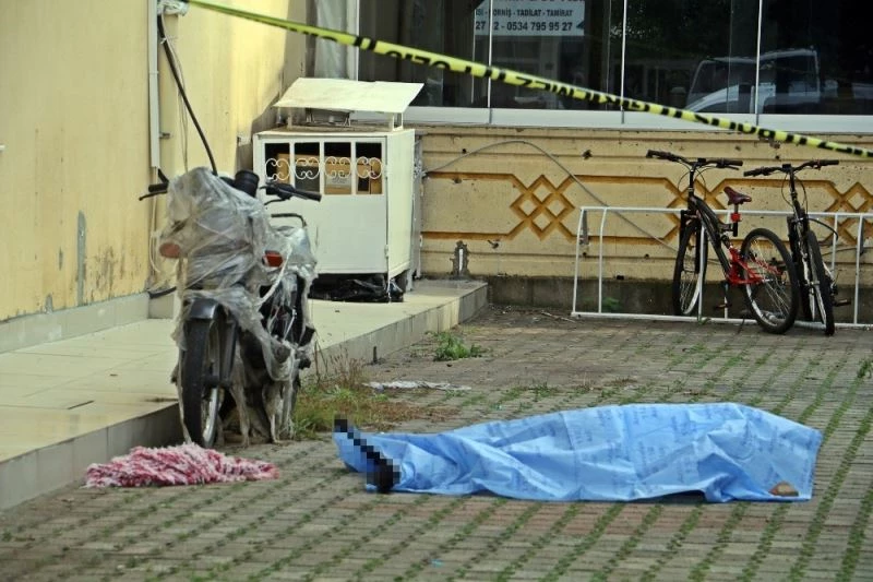 ‘Biraz dinleneceğim’ deyip eşini ve çocuklarını dışarı yolladı, 7’nci kattan kendini boşluğa bıraktı
