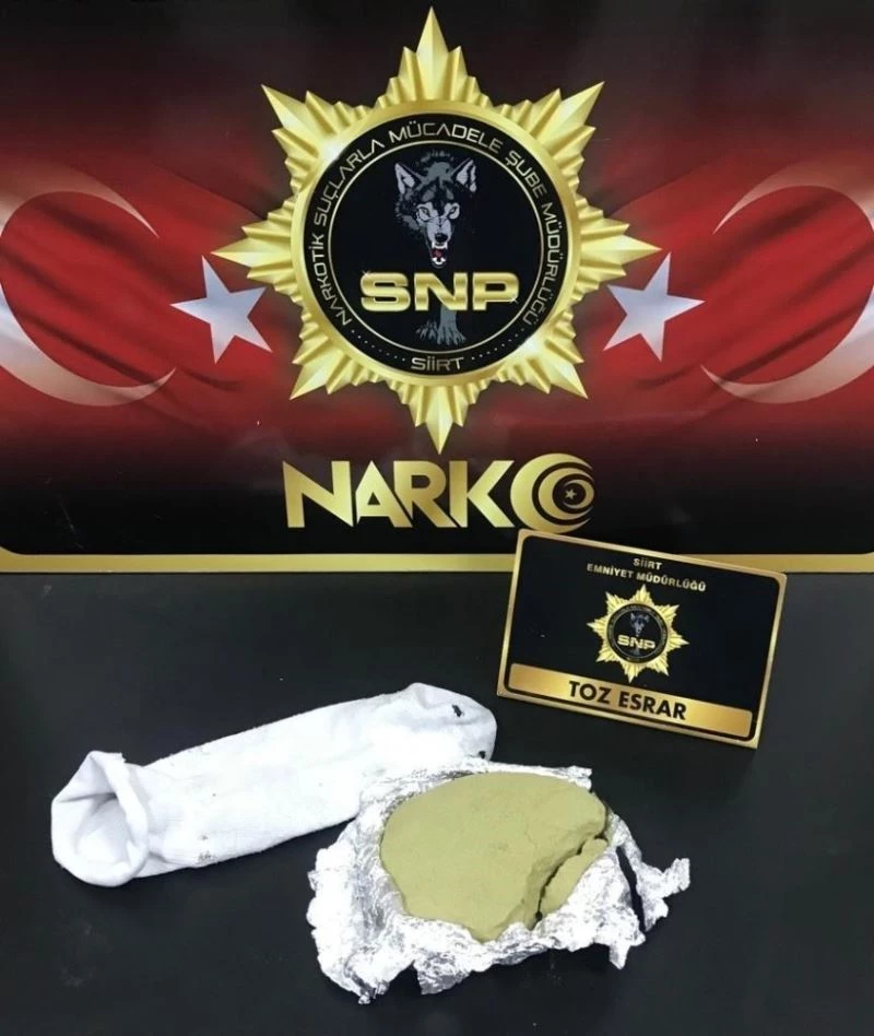 Siirt’te otobüsteki yolcuda uyuşturucu ele geçirildi
