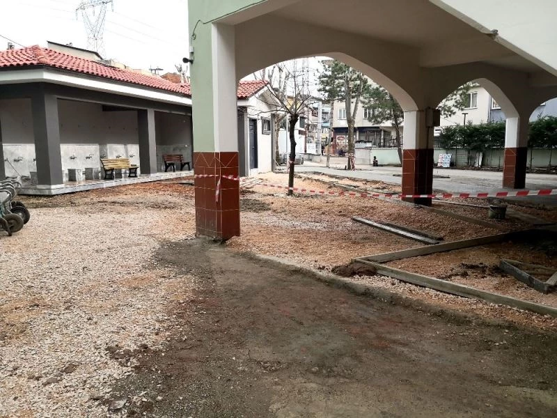 Cami çevreleri güzelleşiyor
