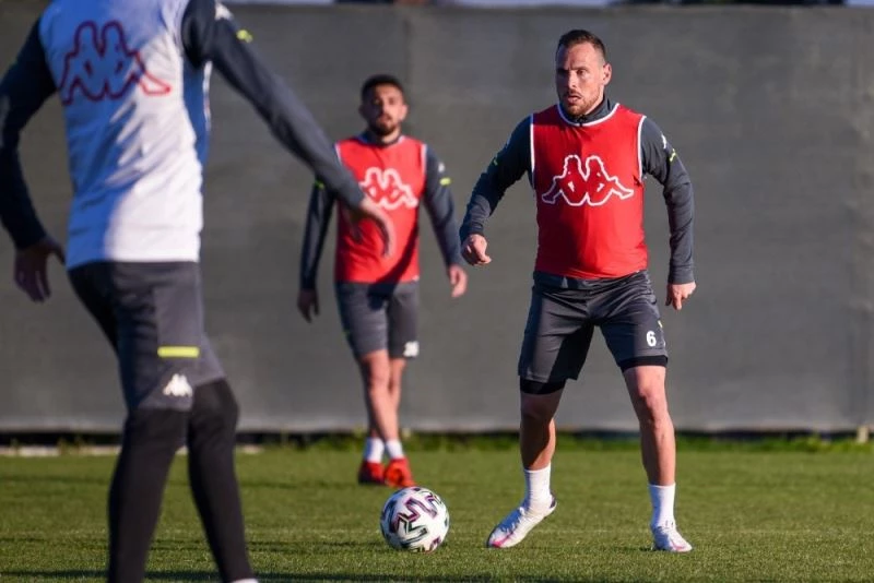 Denizlispor’da sakatlıkları bulunan oyuncular çalışmalara başladı
