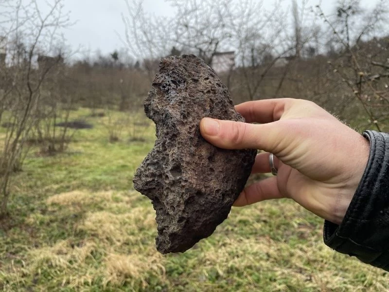 Gökyüzündeki parlama sonrası gök taşı bulduğunu iddia etti

