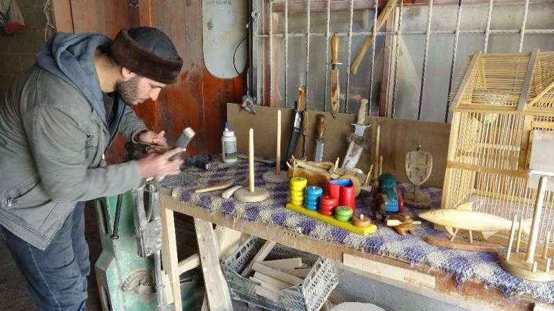 5 yıldır hurdalıktan topladığı metallerden süs eşyaları üretiyor
