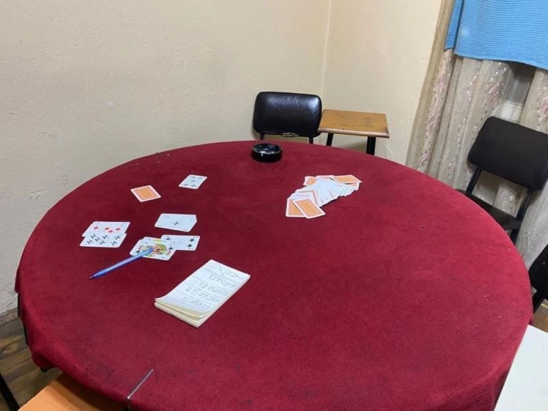 Rize’de pandemide kumarhaneye çevrilen eve baskın
