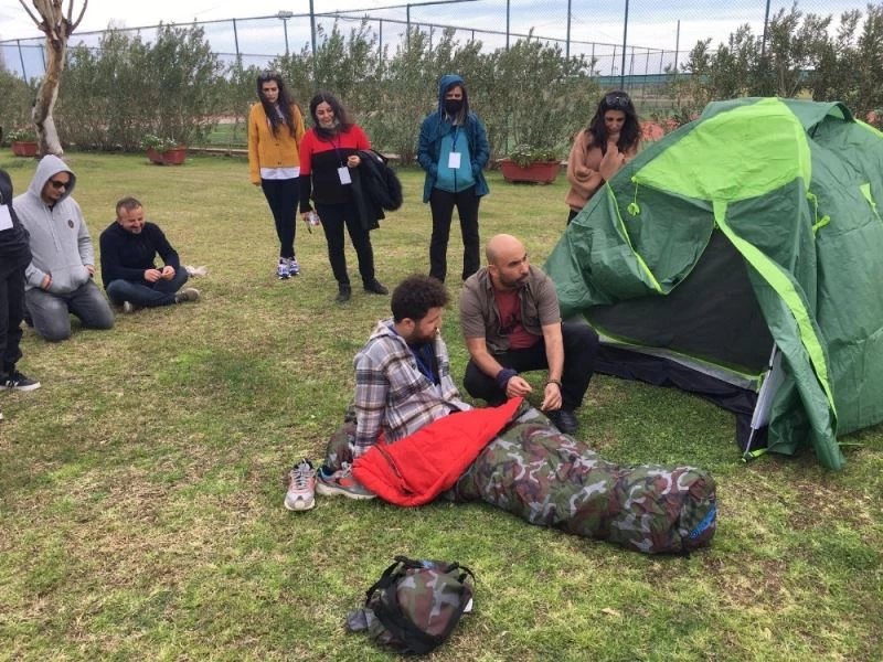 Doğada yaşayıp zor şartlarda hayatta kalmayı öğrendiler
