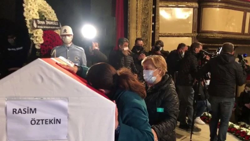 Usta oyuncu Rasim Öztekin için Ses Sineması’nda tören düzenlendi
