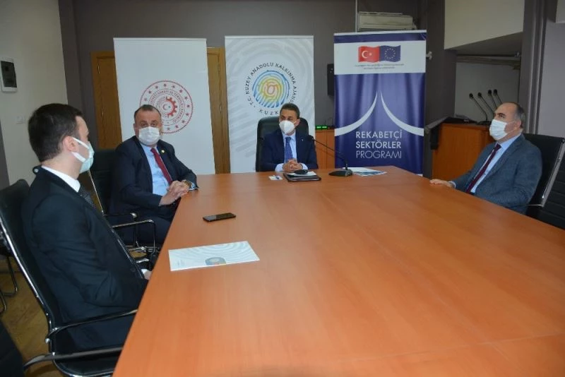 Vali Karaömeroğlu: 