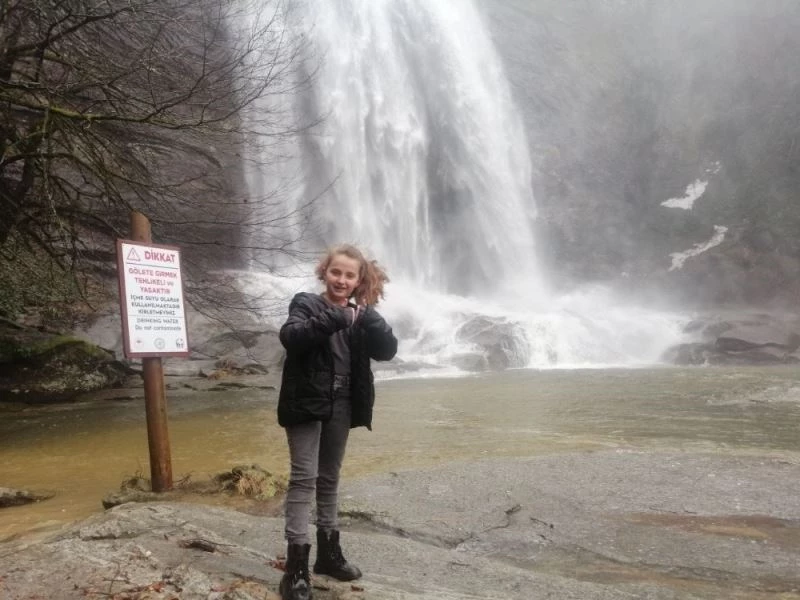 Kar suları eridi, tabiat harikası şelâleler coştu
