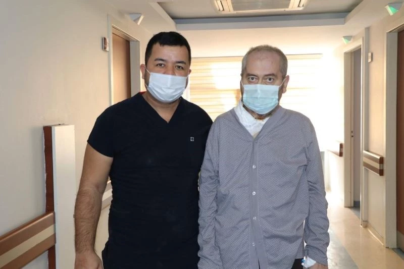 Bacak kemiğinden çene yapıldı kansere veda etti
