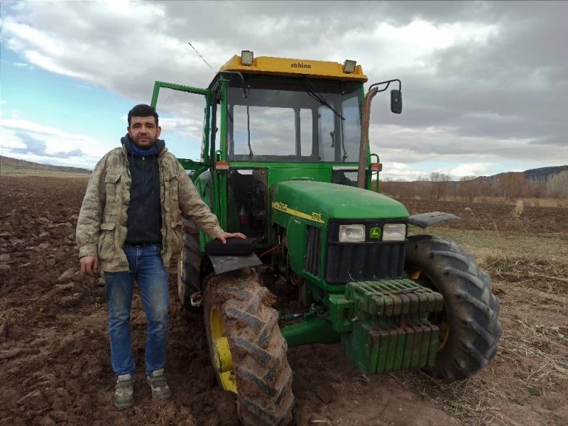 Endüstri mühendisi tarladaki işlerini sanal ortama taşıdı
