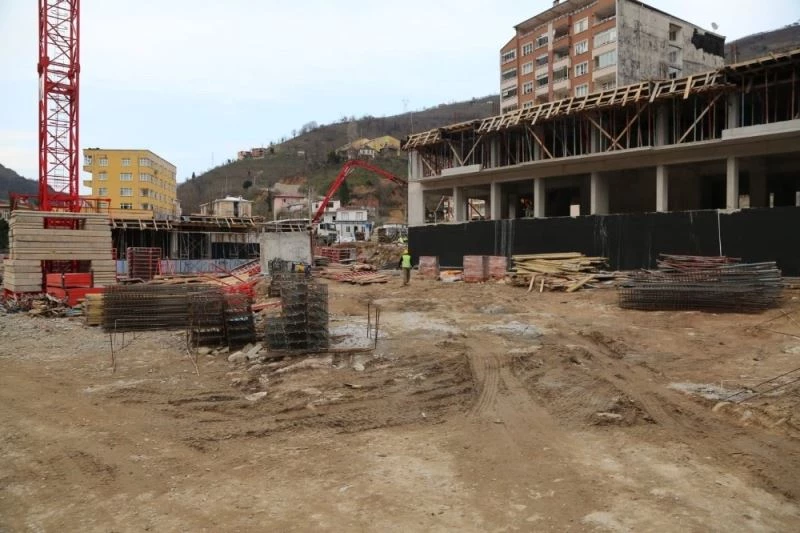 Doğankent ilçesinde afetin izleri siliniyor
