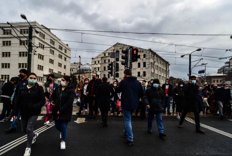 Maskeyle geçen 365 gün: Türkiye’nin virüsle 1 yıllık imtihanı

