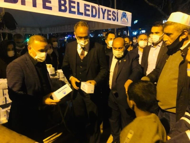 Başkan Kuş’tan Miraç Kandilinde simit ikramı
