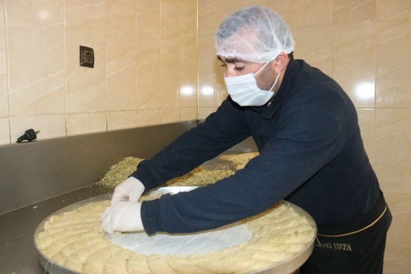 Diyarbakır’ın tescilli burma kadayıfına büyük rağbet
