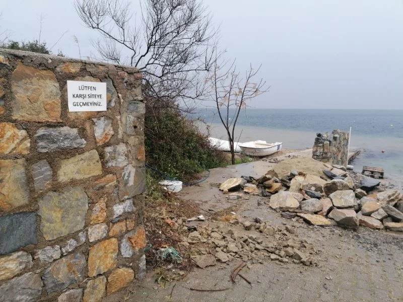 Sahile örülen “utanç duvarı” çevrecileri ayağa kaldırdı
