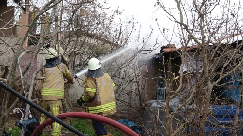 (Özel)- Tuzla’da Suriyeli ailenin kaldığı gecekonduda tüp patlaması
