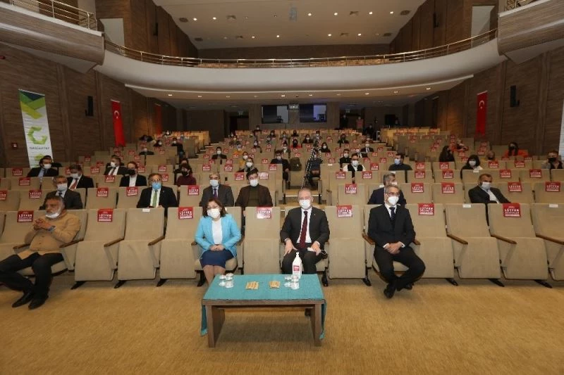 İstiklal Marşı’nı konu alan ‘şair’ oyunu Gazi şehirlilerle buluştu
