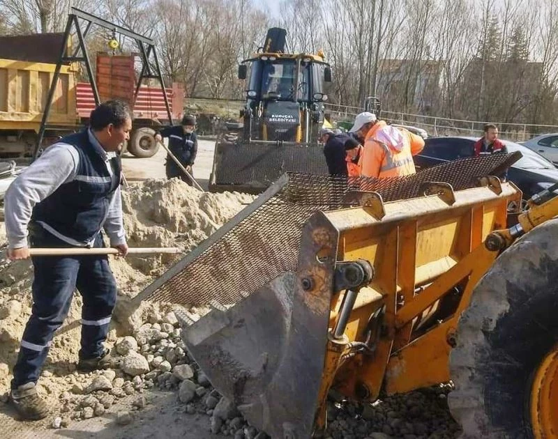 Kütahya’daki meralar gübreleniyor
