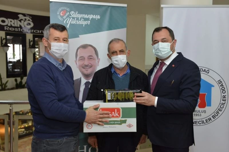 İlk çaylar Süleymanpaşa’dan: 450 işyerine 4 buçuk ton çay ve şeker
